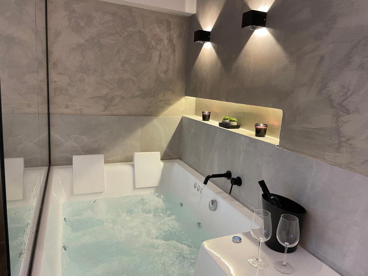 Jacuzzi Suite Ladadika Thessaloníki Ngoại thất bức ảnh